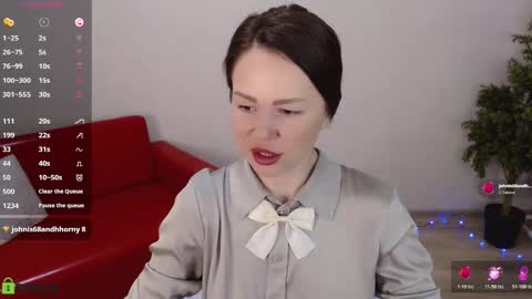 Queen of nylon  Victoria online show from 28, 2, 2026