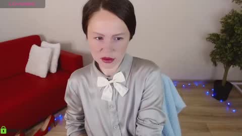 Queen of nylon  Victoria online show from 19, 4, 2026