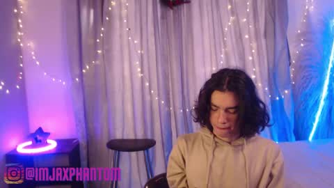 Hey im Jaxxxon check my info     online show from 3, 12, 2024