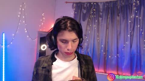 Hey im Jaxxxon check my info     online show from 21, 10, 2025
