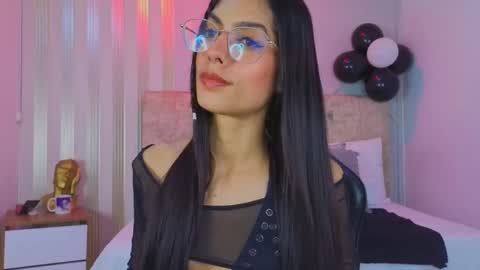 j_belle_ online show from 19, 3, 2026