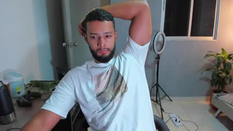 Calix  Independient model Insta and twt Calixsnake online show from 13, 4, 2026