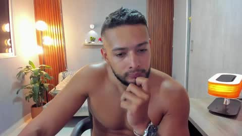 Calix  Independient model Insta and twt Calixsnake online show from 19, 4, 2026