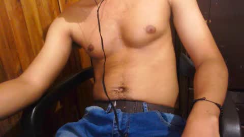 Snapshot of j_castello chatting on 8, 10, 2025 J online show from 8, 10, 2025