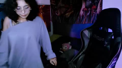 Snapshot of jaadee18 chatting on 18, 11, 2025 jade 18 online show from 18, 11, 2025