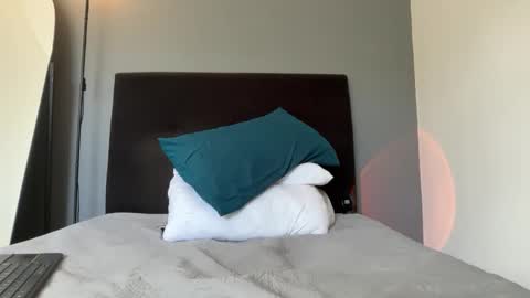 INDEPENDENT MODEL online show from 14, 3, 2026