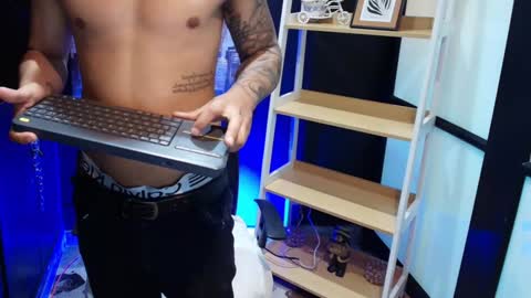 Snapshot of jackblanco_ chatting on 22, 1, 2025 Jack White online show from 22, 1, 2025