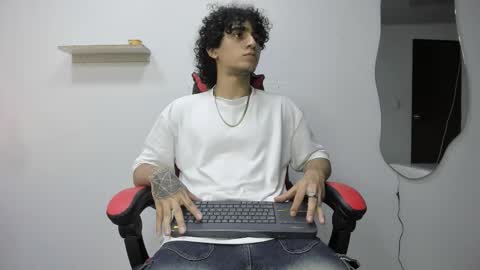 Snapshot of jackestaylor chatting on 4, 11, 2025 Jackes Taylor online show from 4, 11, 2025