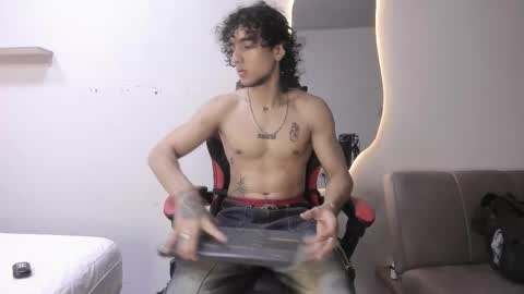 Snapshot of jackestaylor chatting on 1, 2, 2026 Jackes Taylor online show from 1, 2, 2026