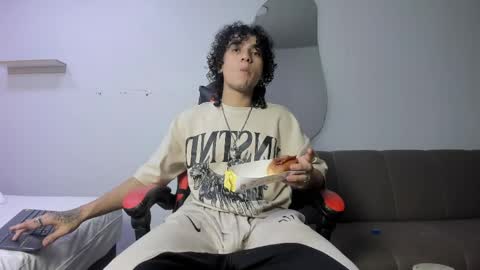 Snapshot of jackestaylor chatting on 6, 4, 2026 Jackes Taylor online show from 6, 4, 2026