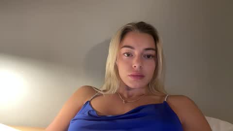 Snapshot of jackie_barz chatting on 4, 10, 2025 jackie_barz online show from 4, 10, 2025