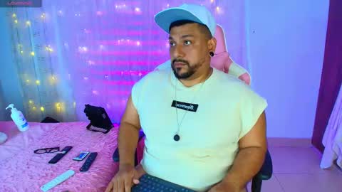 Snapshot of jacoob_woods chatting on 28, 2, 2025 daddy sir master bear online show from 28, 2, 2025