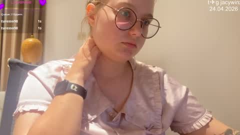 Snapshot of jacywinslat chatting on 25, 4, 2026 jacywinslat online show from 25, 4, 2026