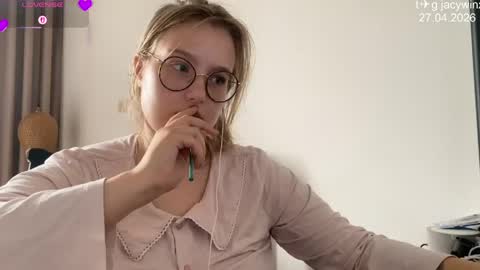 Snapshot of jacywinslat chatting on 27, 4, 2026 jacywinslat online show from 27, 4, 2026