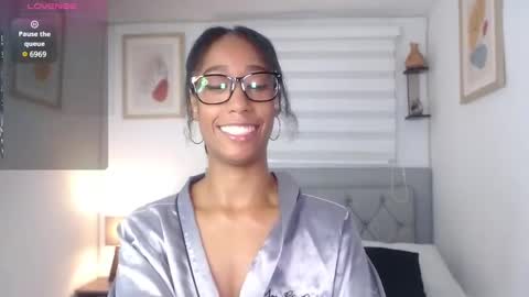 Snapshot of jade_obi chatting on 27, 1, 2025 Jade smile online show from 27, 1, 2025