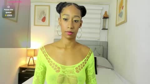 Snapshot of jade_obi chatting on 5, 3, 2025 Jade smile online show from 5, 3, 2025