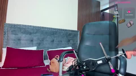 Snapshot of jade_scarllet chatting on 12, 2, 2026 karlla scarlet online show from 12, 2, 2026