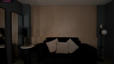 JADE EVANS online show from 16, 11, 2025