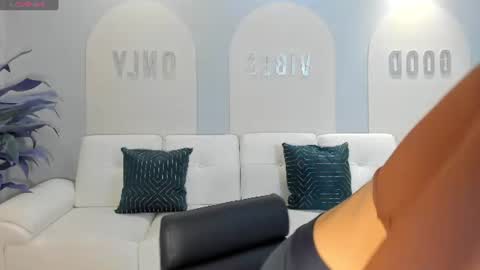 JADE EVANS online show from 7, 7, 2026