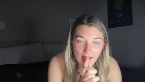 Snapshot of jadejamessecret chatting on 25, 6, 2026 Jade james online show from 25, 6, 2026