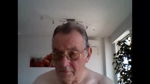 Snapshot of jahanc01 chatting on 10, 10, 2025 Malko online show from 10, 10, 2025