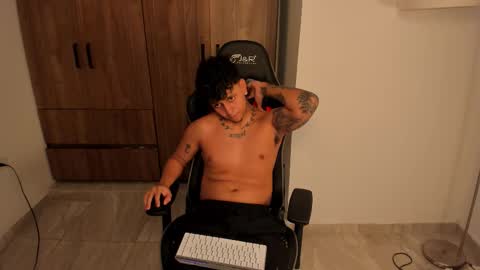 Snapshot of jake_pons chatting on 13, 11, 2025 Jake Pons online show from 13, 11, 2025