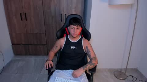 Snapshot of jake_pons chatting on 21, 11, 2025 Jake Pons online show from 21, 11, 2025