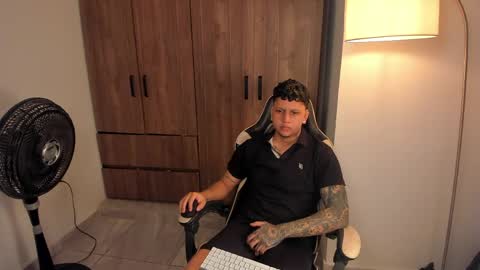 Snapshot of jake_pons chatting on 24, 5, 2026 Jake Pons online show from 24, 5, 2026
