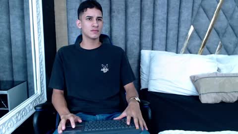 jakemoxleey online show from 10, 1, 2025