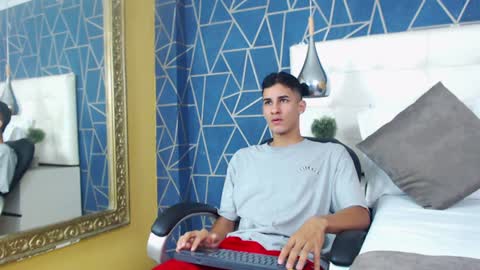 jakemoxleey online show from 14, 1, 2025