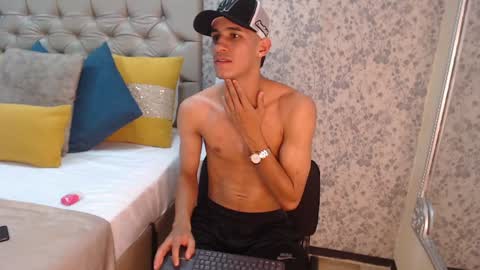 jakemoxleey online show from 25, 1, 2025