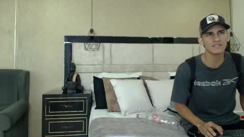 jakemoxleey online show from 23, 2, 2025