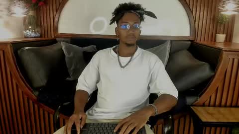   online show from 17, 4, 2026