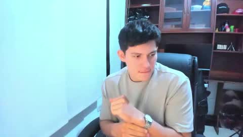 Snapshot of james_cr chatting on 5, 2, 2025 james_cr online show from 5, 2, 2025