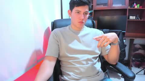 Snapshot of james_cr chatting on 5, 2, 2025 james_cr online show from 5, 2, 2025