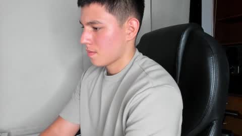 Snapshot of james_cr chatting on 21, 2, 2025 james_cr online show from 21, 2, 2025