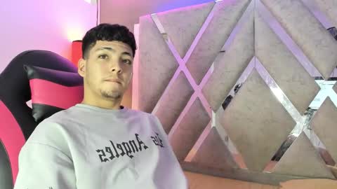 James Hill online show from 6, 11, 2025