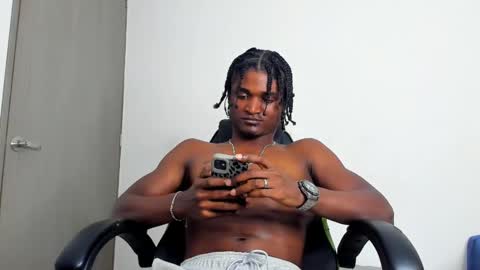 james_makony_1 online show from 31, 12, 2024