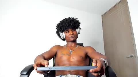 james_makony_1 online show from 15, 1, 2025