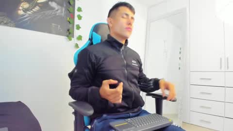 Jamess hott online show from 27, 12, 2024