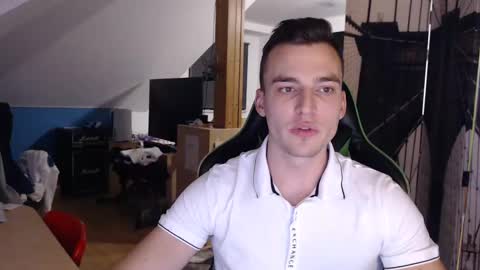 jamesss11158699 online show from 12, 1, 2025
