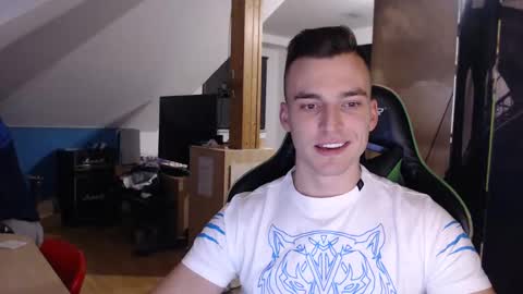 jamesss11158699 online show from 17, 1, 2025