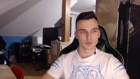 jamesss11158699 online show from 19, 1, 2025