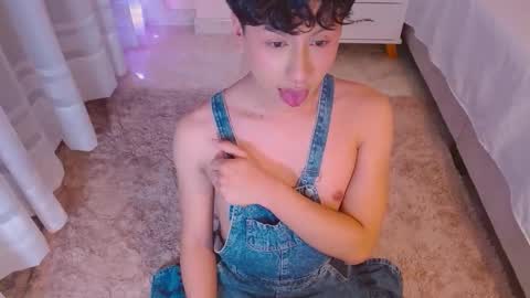 Snapshot of jamieash chatting on 22, 10, 2025 Jamie femboy online show from 22, 10, 2025