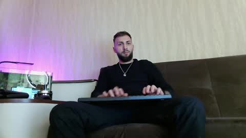 Robbie online show from 7, 3, 2025