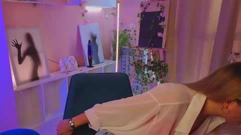 Hi Im Alice and here youll find something online show from 23, 10, 2025