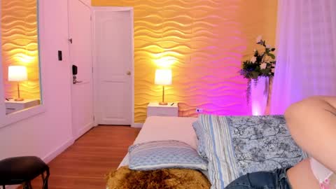 Jasmin Evans online show from 3, 1, 2025