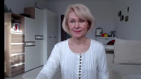 Snapshot of jasmin18v chatting on 2, 2, 2025 Jasmin room for people 40 online show from 2, 2, 2025