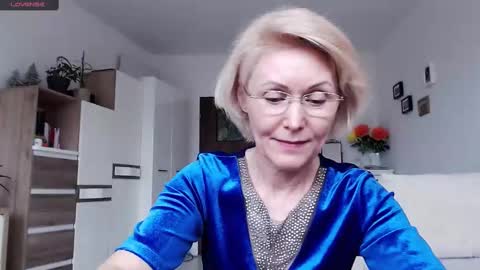 Snapshot of jasmin18v chatting on 23, 2, 2025 Jasmin room for people 40 online show from 23, 2, 2025