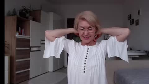 Snapshot of jasmin18v chatting on 24, 2, 2025 Jasmin room for people 40 online show from 24, 2, 2025